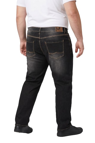 Men Plus Tapered Jeans in Schwarz