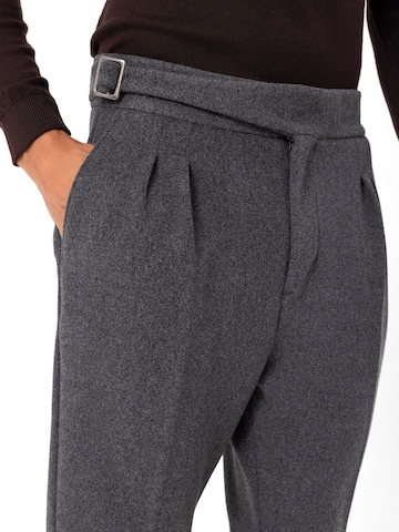 Antioch Regular Trousers in Grey