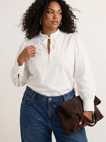 Trendyol Curve - Blusa en blanco: frente