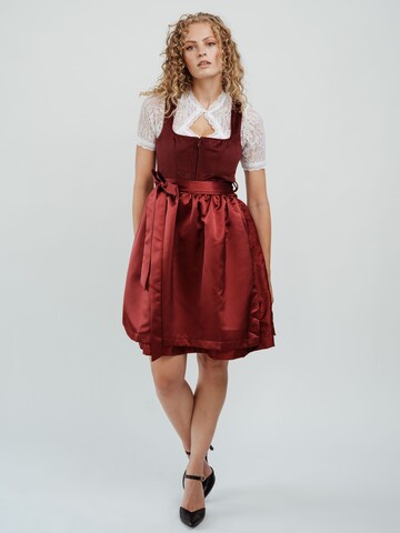 Hofglanz Dirndl in Rot: Vorderseite