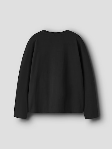 Tricou 'NKFOLBAJA STITCH' de la NAME IT pe negru