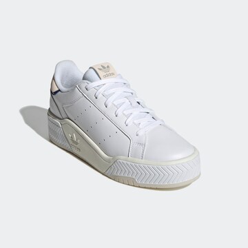 ADIDAS ORIGINALS Sneakers 'Court Tourino Bold' in White