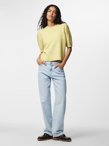 T-shirt 'ALYX ' PIECES en jaune