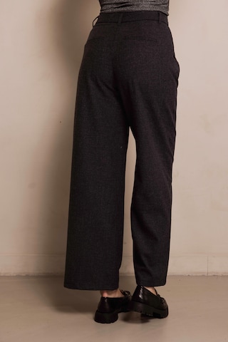 Zhrill Loosefit Hose in Schwarz