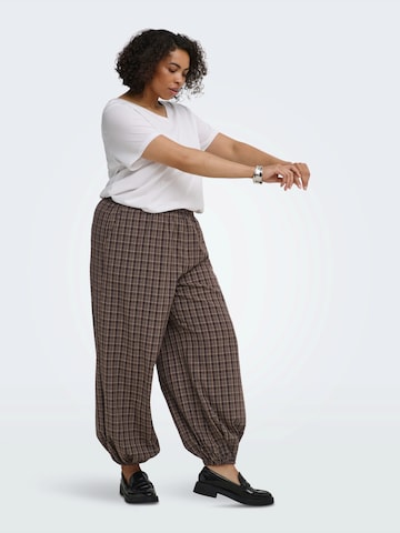 ONLY Carmakoma - Tapered Pantalón 'CARYUNA' en marrón