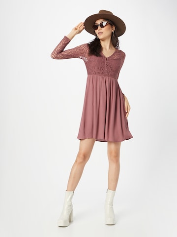 Robe 'Cecile' ABOUT YOU en rose