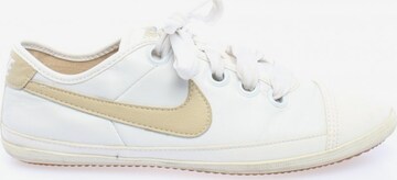 NIKE Schnürsneaker in 38,5 in White: front