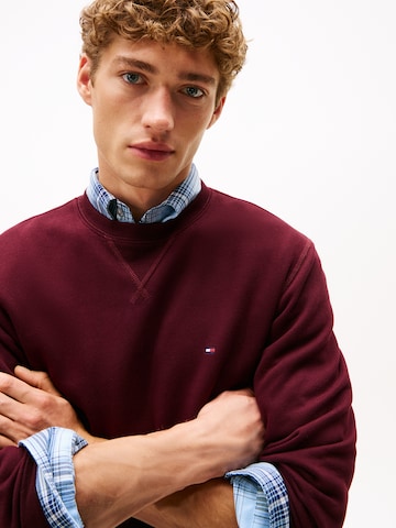 Sweat-shirt 'ESS SEASONAL' TOMMY HILFIGER en rouge