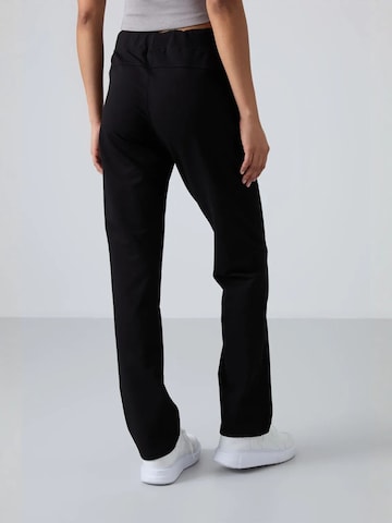 Tommy Life Regular Sporthose 'Jogginghose'‌‌‌‌‌‌‌ in Schwarz