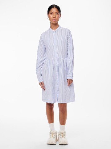 Robe-chemise 'SALLY' PIECES en bleu : devant