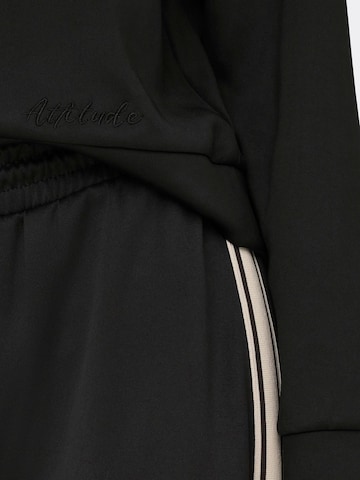 ONLY Sweatshirt 'ONLLue' in Zwart