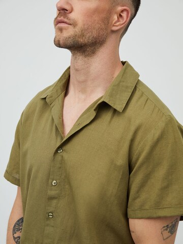 DAN FOX APPAREL Regular fit Button Up Shirt 'Logan' in Green