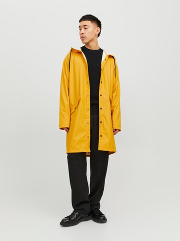 Manteau mi-saison 'URBAN' JACK & JONES en jaune