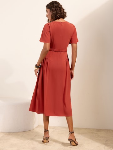 Friends Like These - Vestido em rosa