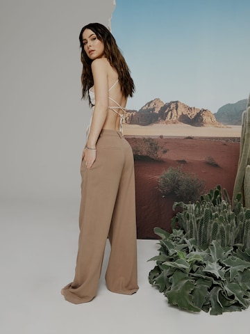 A LOT LESS Wide leg Pleat-Front Pants 'Elisa' in Brown