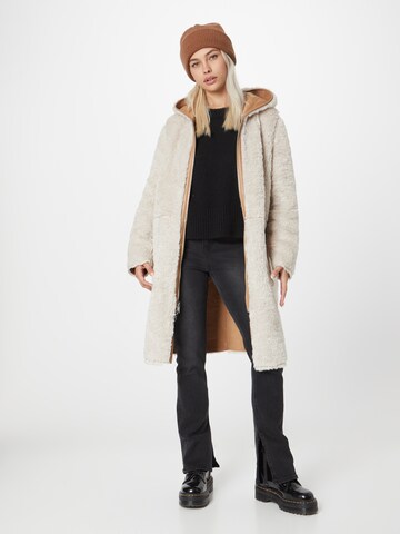 Goosecraft Between-seasons coat 'Adelyn' in Beige