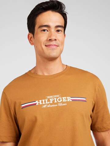 TOMMY HILFIGER T-Shirt in Braun