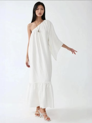 Abito di Hiccup in bianco