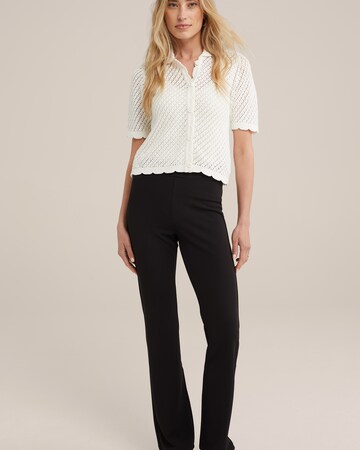 WE Fashion Flared Trousers in Black