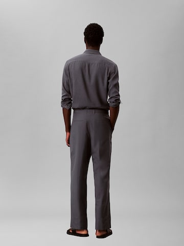 Calvin Klein Regular Bügelfaltenhose in Grau