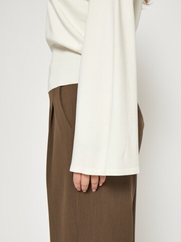 minus Top 'Kamma' in Wit