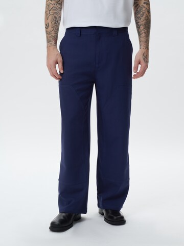 KARIA by Loris Karius Wide leg Trousers in Blue: front