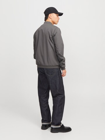 JACK & JONES Klasický střih Přechodná bunda 'JJERush' – šedá