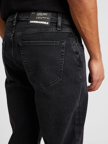 ARMEDANGELS Regular Jeans 'ARJO TARPA ' in Zwart