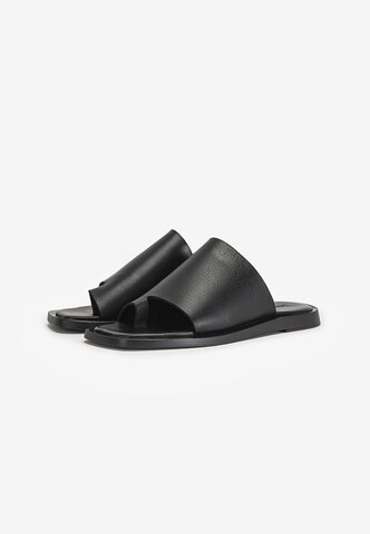 INUOVO T-bar sandals in Black