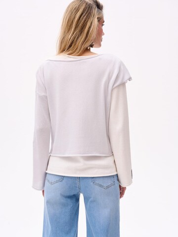Blue Shadow Sweater in Grey