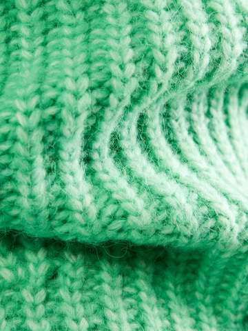 s.Oliver - Pullover em verde