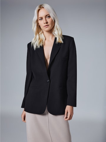 4TAILORS Bleiseri 'Capsule' värissä musta: etupuoli