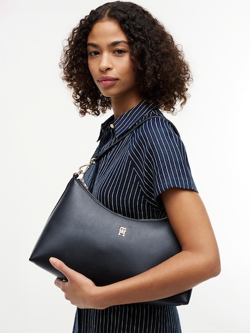 TOMMY HILFIGER Taška přes rameno – černá