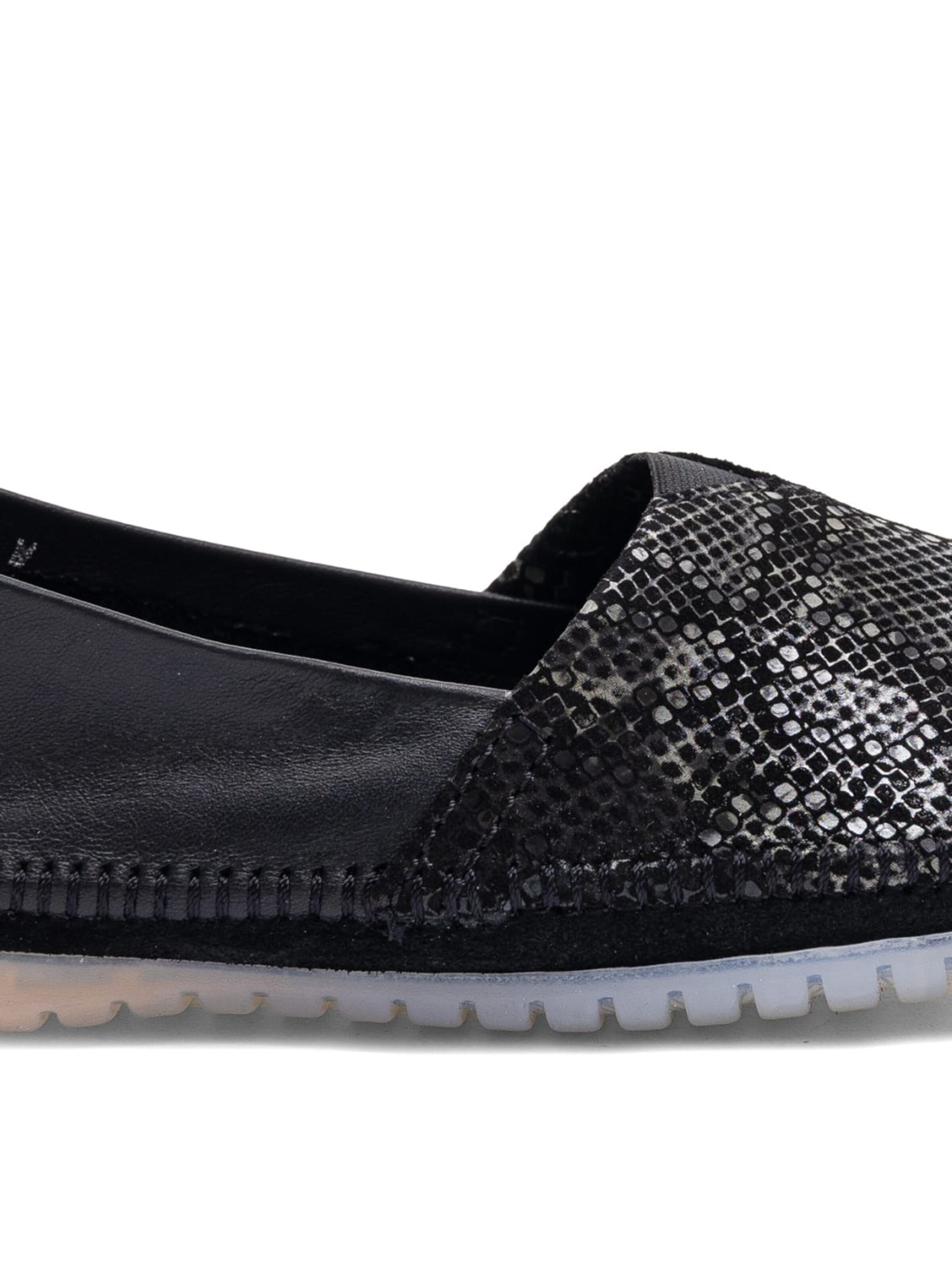 Maciejka Classic Flats '1930W-49/00-0' in Black