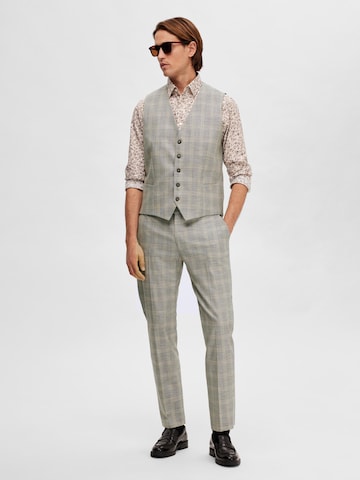 Regular Pantalon à plis SELECTED HOMME en gris