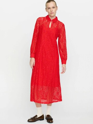 Soft Rebels Mekko 'SRDion' värissä punainen