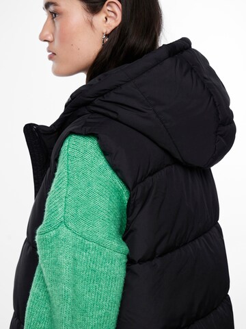 Gilet 'PCBee' PIECES en noir