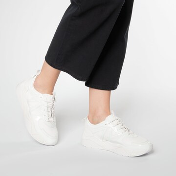 ARMANI EXCHANGE Platform trainers in White