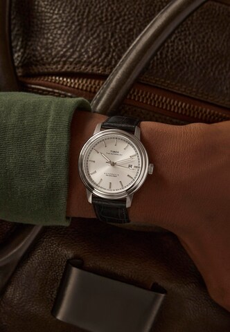 Montre à affichage analogique 'Waterbury Metropolitan' TIMEX en blanc