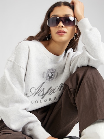 Abercrombie & Fitch Sweatshirt 'SUNDAY' in Grijs