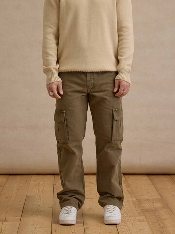 Regular Pantalon cargo 'Angelo' DAN FOX APPAREL en vert : devant