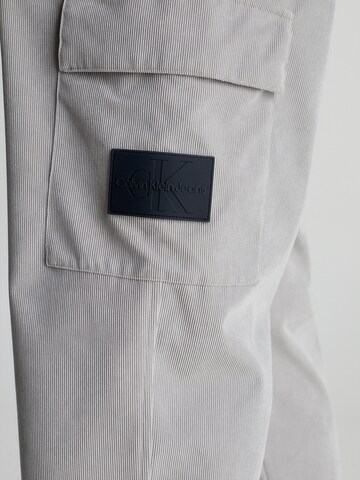 Calvin Klein Jeans Широка кройка Карго панталон в сиво