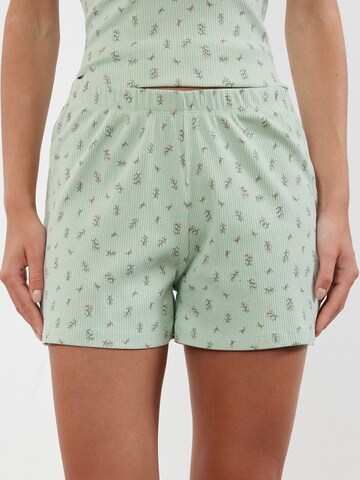 Shorty di Trendyol in verde