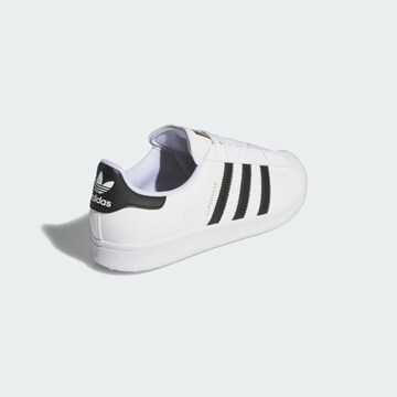 ADIDAS PERFORMANCE - Calzado deportivo 'Superstar' en blanco