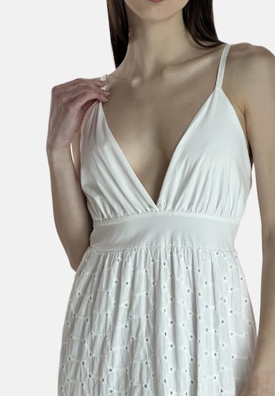 Elara Kjole i hvid, Produktvisning