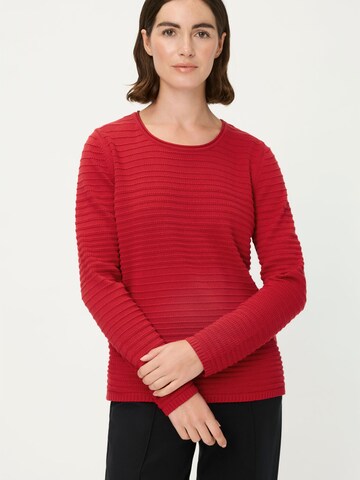 Olsen Strickpullover, seitliche Schlitze in Rot: Vorderseite