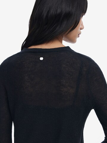 Rochie de la Desigual pe negru