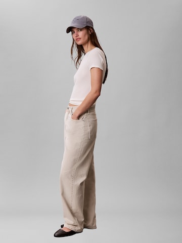 Calvin Klein Jeans Barrel Jeans in Beige