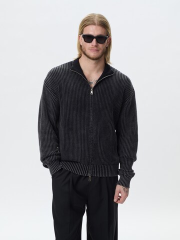 Giacchetta di KARIA by Loris Karius in grigio: frontale