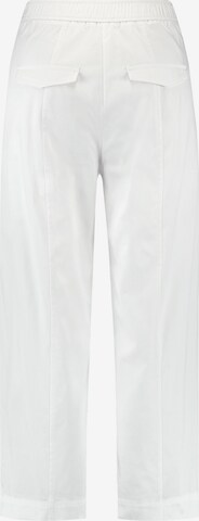 GERRY WEBER Wide leg Παντελόνι με τσάκιση σε λευκό
